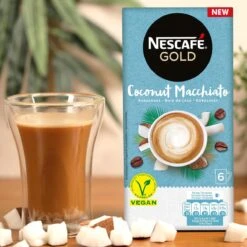 Nescafé Gold Coconut Macchiato Oploskoffie - 6 Doosjes à 6 Zakjes 11 Nescafé Gold Coconut Macchiato Oploskoffie - 6 Doosjes à 6 Zakjes -Rogers Coffee Service Winkel 1200x1200 302