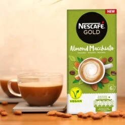 Nescafé Gold Almond Macchiato Oploskoffie - 6 Doosjes à 6 Zakjes 11 Nescafé Gold Almond Macchiato Oploskoffie - 6 Doosjes à 6 Zakjes -Rogers Coffee Service Winkel 1200x1200 304