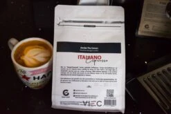 Italiano Espresso Honey Process Vietnamese Koffiebonen Aanbieding 250g GAIA Cafe 23 Italiano Espresso Honey Process Vietnamese Koffiebonen Aanbieding 250g GAIA Cafe -Rogers Coffee Service Winkel 1200x800 17