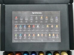 Koffie Proeverij Pakket Groot 40 Stuks Verschillende Smaken Met Mystery Card 'Get Well Soon' Met Persoonlijke (video) Boodschap | Verjaardag | Sinterklaas | Kerstpakket | Vaderdag | Moederdag | Jubileum | Valentijnsdag 13 Koffie Proeverij Pakket Groot 40 Stuks Verschillende Smaken Met Mystery Card 'Get Well Soon' Met Persoonlijke (video) Boodschap | Verjaardag | Sinterklaas | Kerstpakket | Vaderdag | Moederdag | Jubileum | Valentijnsdag -Rogers Coffee Service Winkel 1200x899 1